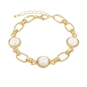 Pearl Station w/Multi Chain Bracelet